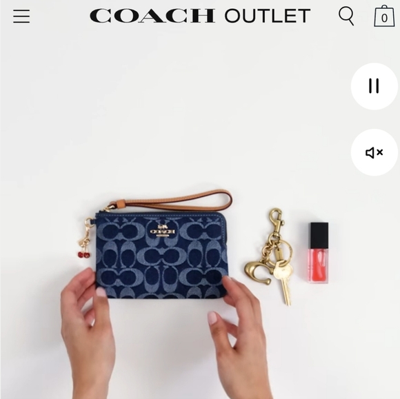 *NEW* CORNER ZIP COACH WRISTLET 🍒DENIM CHERRY🍒 COLLECTION - Picture 5 of 10